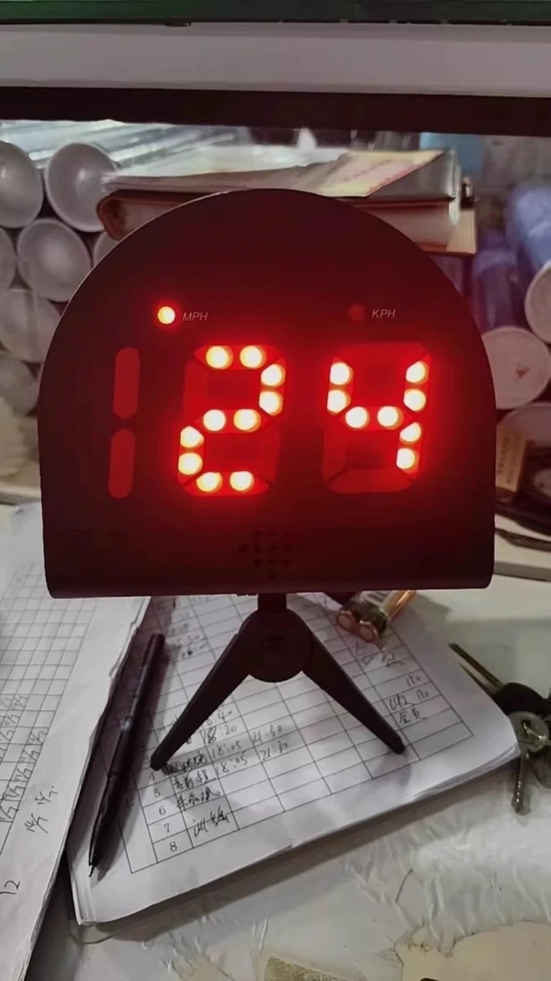 Professional Multi Sport Radar - مراجعة Badminton Velocity وسعره