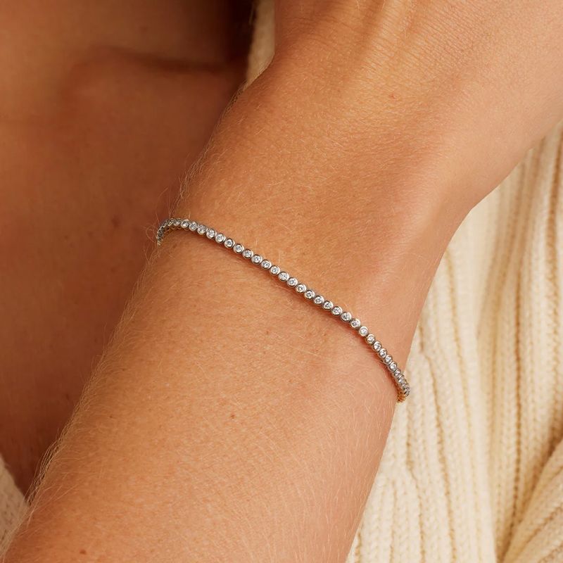 Lnkry Sparkling Round Bezel 2. - مراجعة Badminton Korea وسعره
